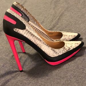 L.A.M.B. Snakeskin & Pink 5 in heels-new
